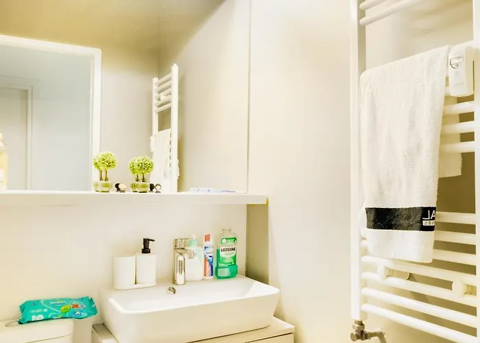 Flame And Cozy Downtown 2rooms To Calea Victoriei アパート ブカレスト